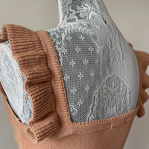 Frill Sleeve Knitted Crop Top - Picture 6 of 7